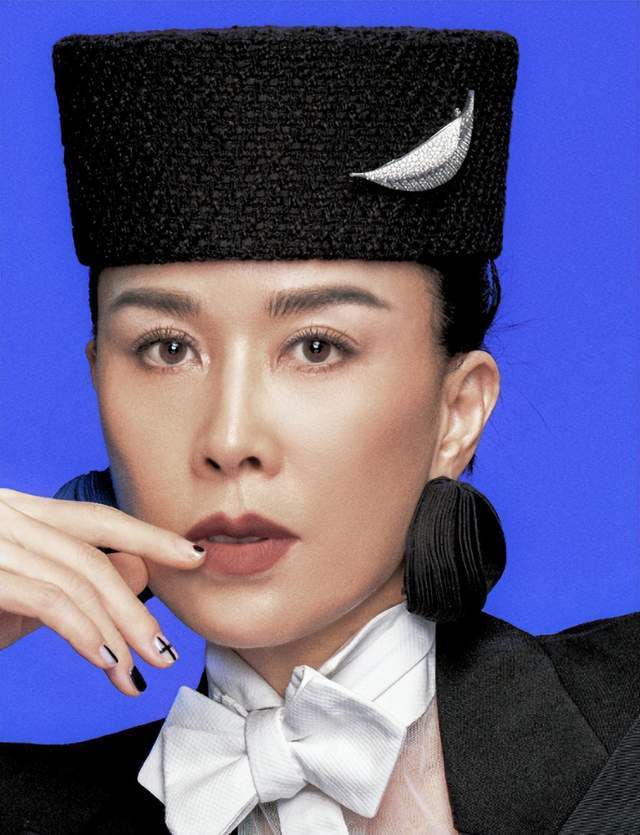 杨洋李沁谈了五年热搜上的“意难平”，与沉默的体面